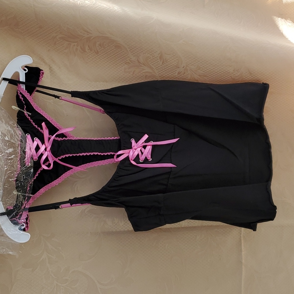 Black cami and thong with hot pink lace and ribbon 2X runs sm Petra Fashions NEW